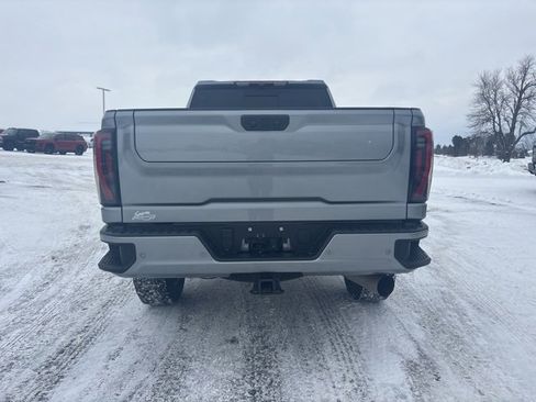 Used 2024 GMC Sierra 2500 AT4 w/ AT4 Preferred Package image 4