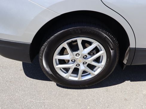 Used 2022 Chevrolet Equinox LT FWD image 38