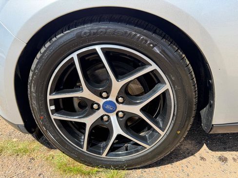 Used 2017 Ford Focus SEL image 28