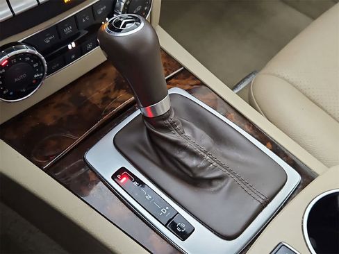 Used 2013 Mercedes-Benz C 250 Sedan image 34