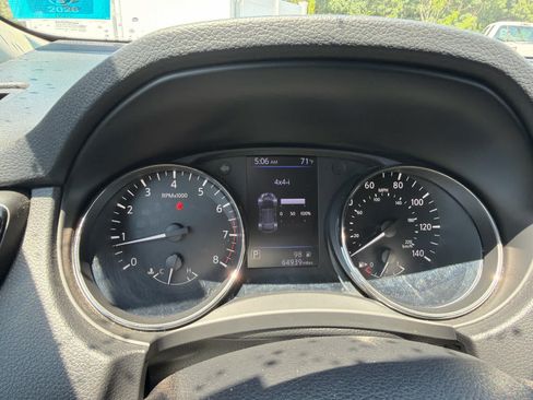 Used 2019 Nissan Rogue SV AWD/4WD image 9