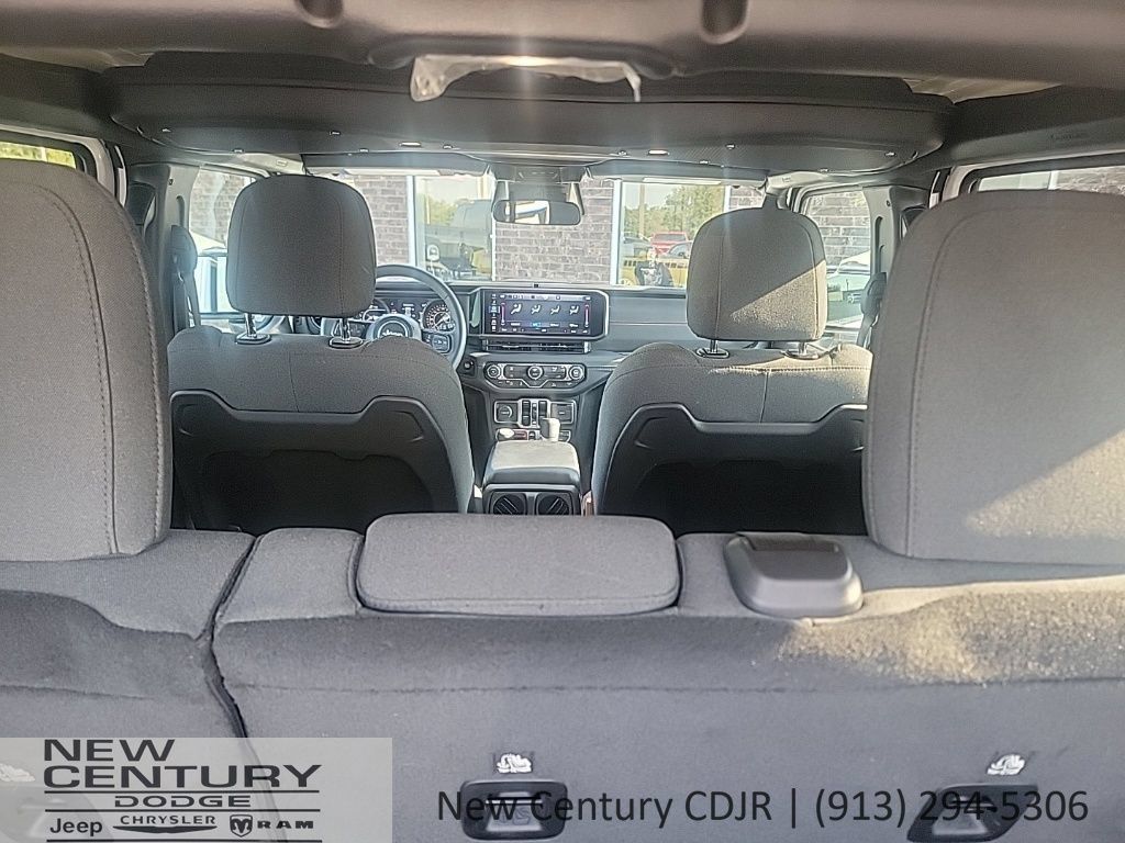 Used 2026 Jeep Wrangler Unlimited Rubicon AWD/4WD image 21