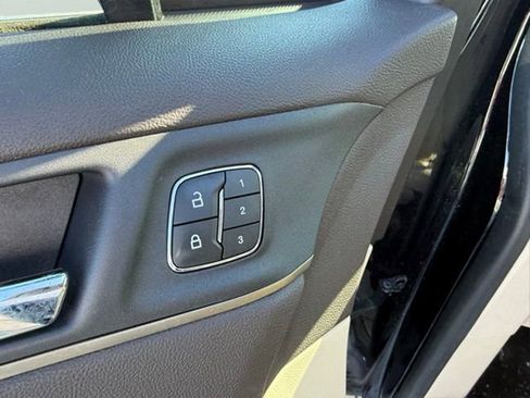 Used 2019 Lincoln MKC Reserve w/ MKC Climate Package image 12