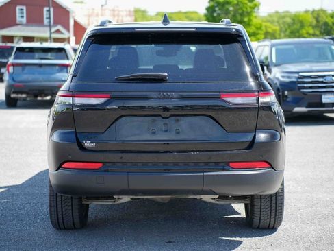 Used 2024 Jeep Grand Cherokee Altitude AWD/4WD image 6