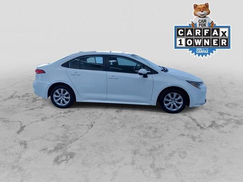 Used 2025 Toyota Corolla LE image 2
