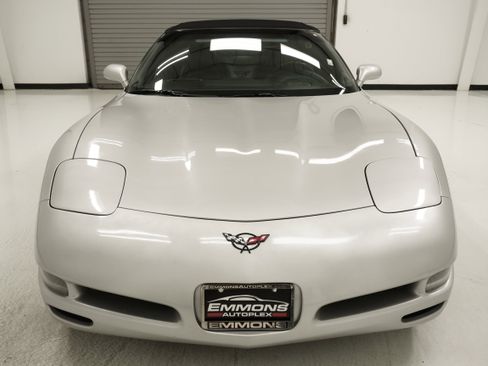Used 2004 Chevrolet Corvette Convertible w/ Preferred Equipment Group image 2