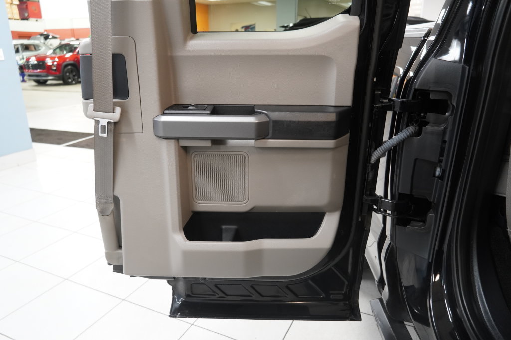 Used 2019 Ford F150 XLT w/ Equipment Group 302A Luxury AWD/4WD image 30