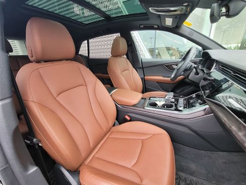 Used 2023 Audi Q8 Prestige AWD/4WD image 21