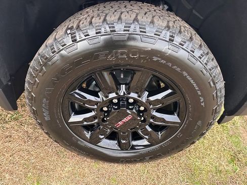 New 2026 GMC Sierra 2500 AT4 w/ AT4 Premium Plus Package image 13