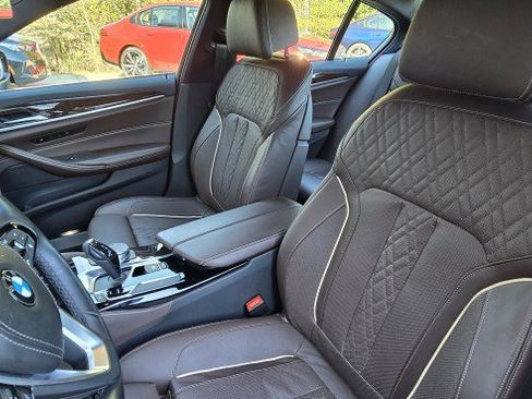 Used 2019 BMW 540i image 14