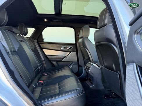 Used 2019 Land Rover Range Rover Velar R-Dynamic SE image 14