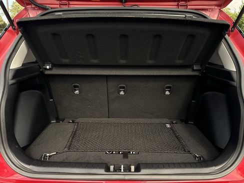 Used 2022 Hyundai Venue Limited image 23