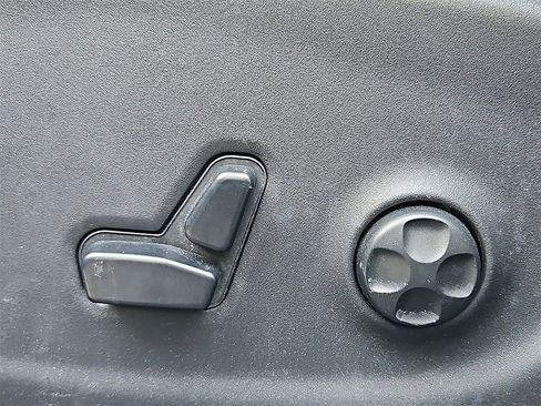 Used 2016 Jeep Cherokee Latitude w/ Safety/Convenience Group image 27