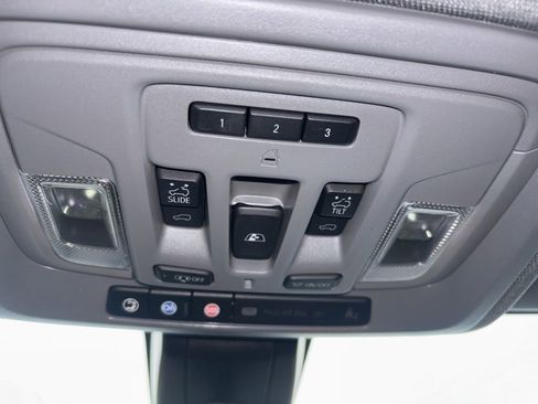 Used 2022 GMC Sierra 2500 Denali w/ Denali Ultimate Package image 13