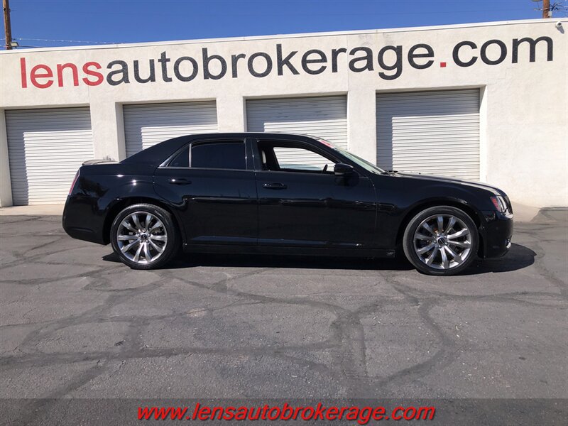 Used 2014 Chrysler 300 S RWD image 1