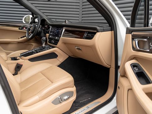 Certified 2021 Porsche Macan S image 29