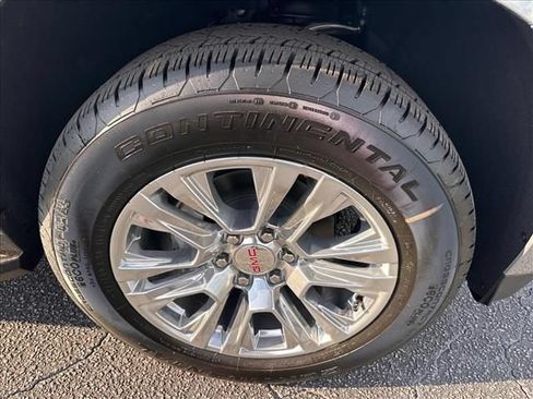 New 2026 GMC Yukon Denali AWD/4WD image 15
