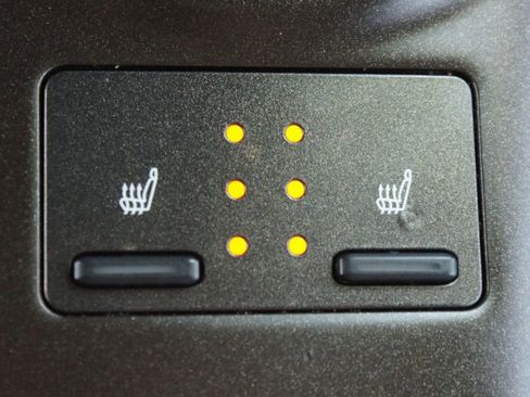 Used 2023 Toyota Camry XSE image 7