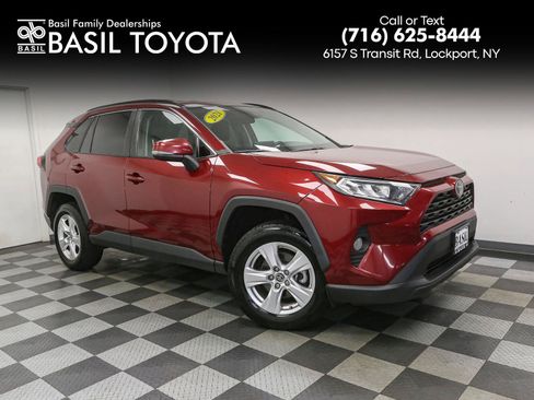 Used 2021 Toyota RAV4 XLE AWD/4WD image 1