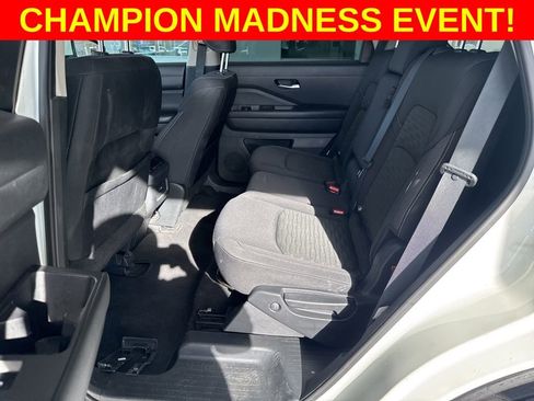 Used 2022 Nissan Pathfinder SV image 10