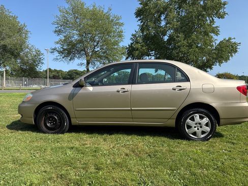 Used 2005 Toyota Corolla LE w/ Audio Value Pkg FWD image 32