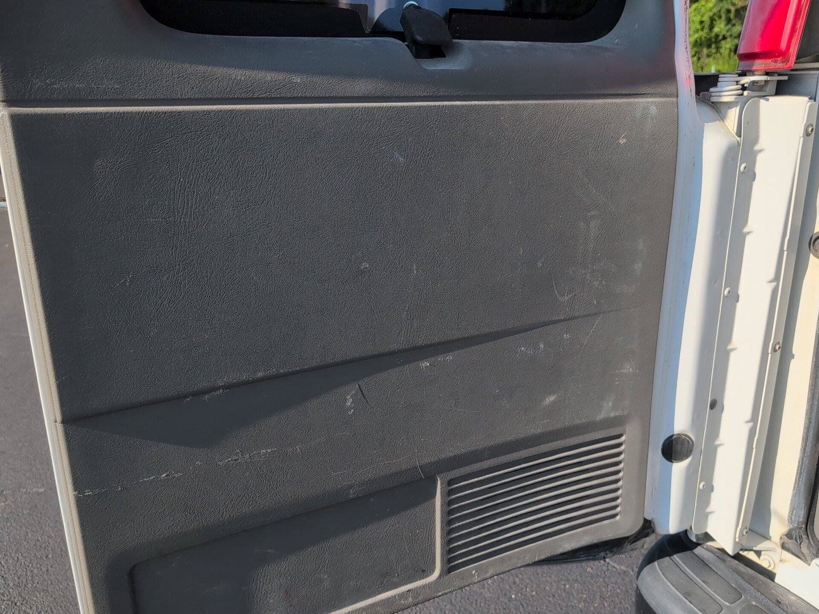 Used 2017 Chevrolet Express 2500 RWD image 27