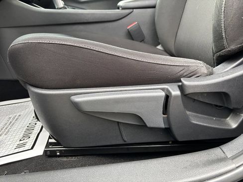 Used 2025 Nissan Sentra SV FWD image 25