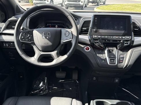 Used 2023 Honda Odyssey Sport image 3