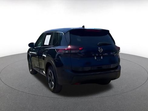 Used 2025 Nissan Rogue SV image 16