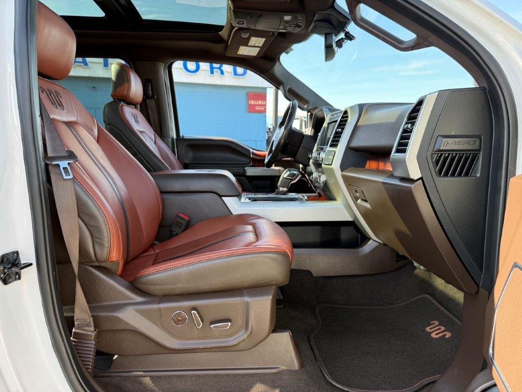 Used 2019 Ford F150 King Ranch w/ Equipment Group 601A Luxury AWD/4WD image 27