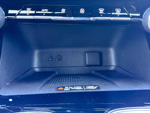 New 2026 Chevrolet Traverse Z71 w/ LPO, Floor Liner Package image 37