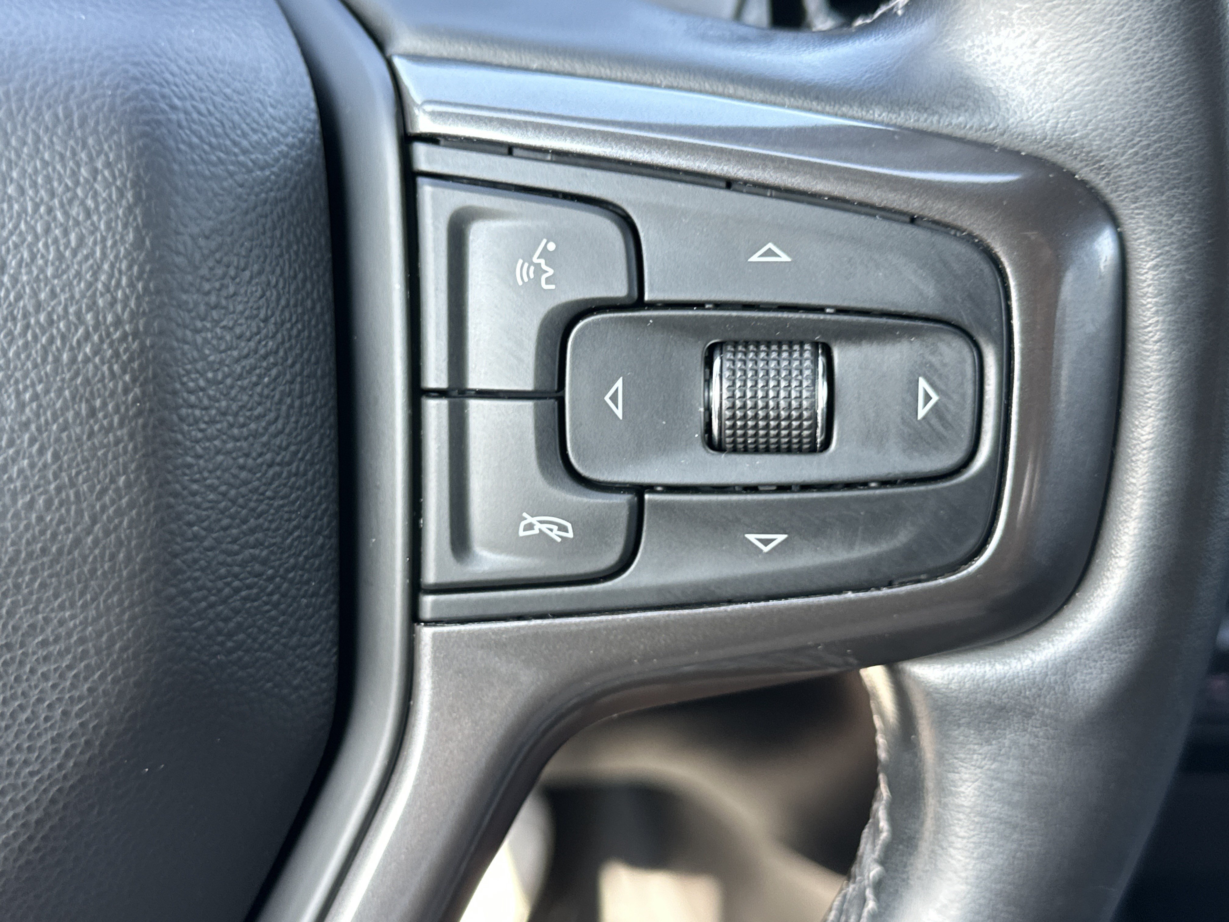 Used 2023 Chevrolet Silverado 1500 ZR2 w/ Technology Package AWD/4WD image 26