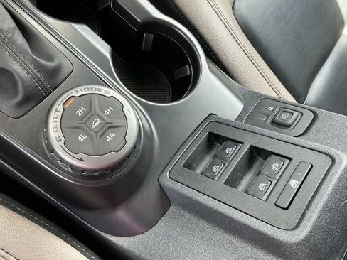 Used 2024 Ford Bronco Wildtrak AWD/4WD image 23