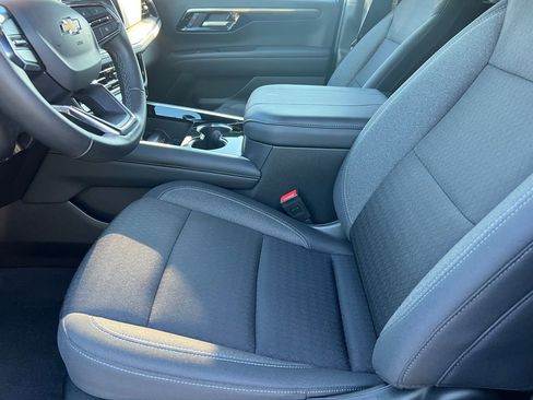 Used 2025 Chevrolet Tahoe LS AWD/4WD image 11