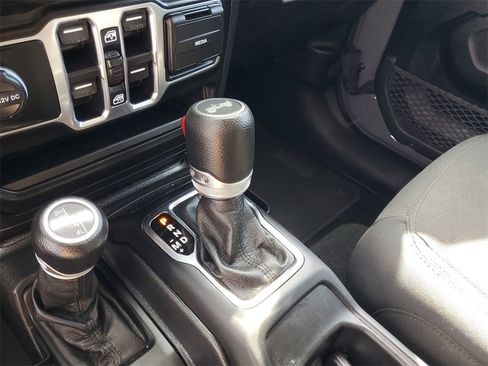 Used 2021 Jeep Wrangler Unlimited Sport image 23