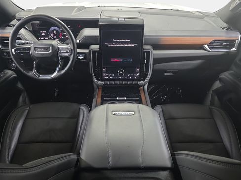 Used 2025 GMC Yukon Denali AWD/4WD image 9