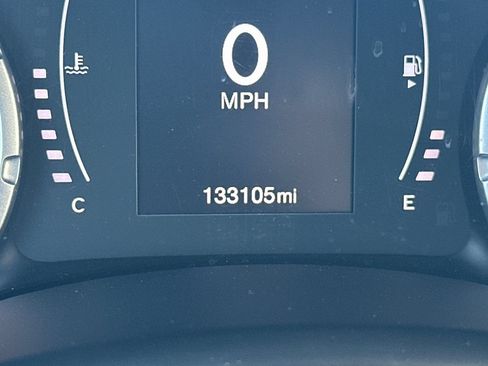 Used 2017 Jeep Renegade Sport w/ Power & Air Group FWD image 26