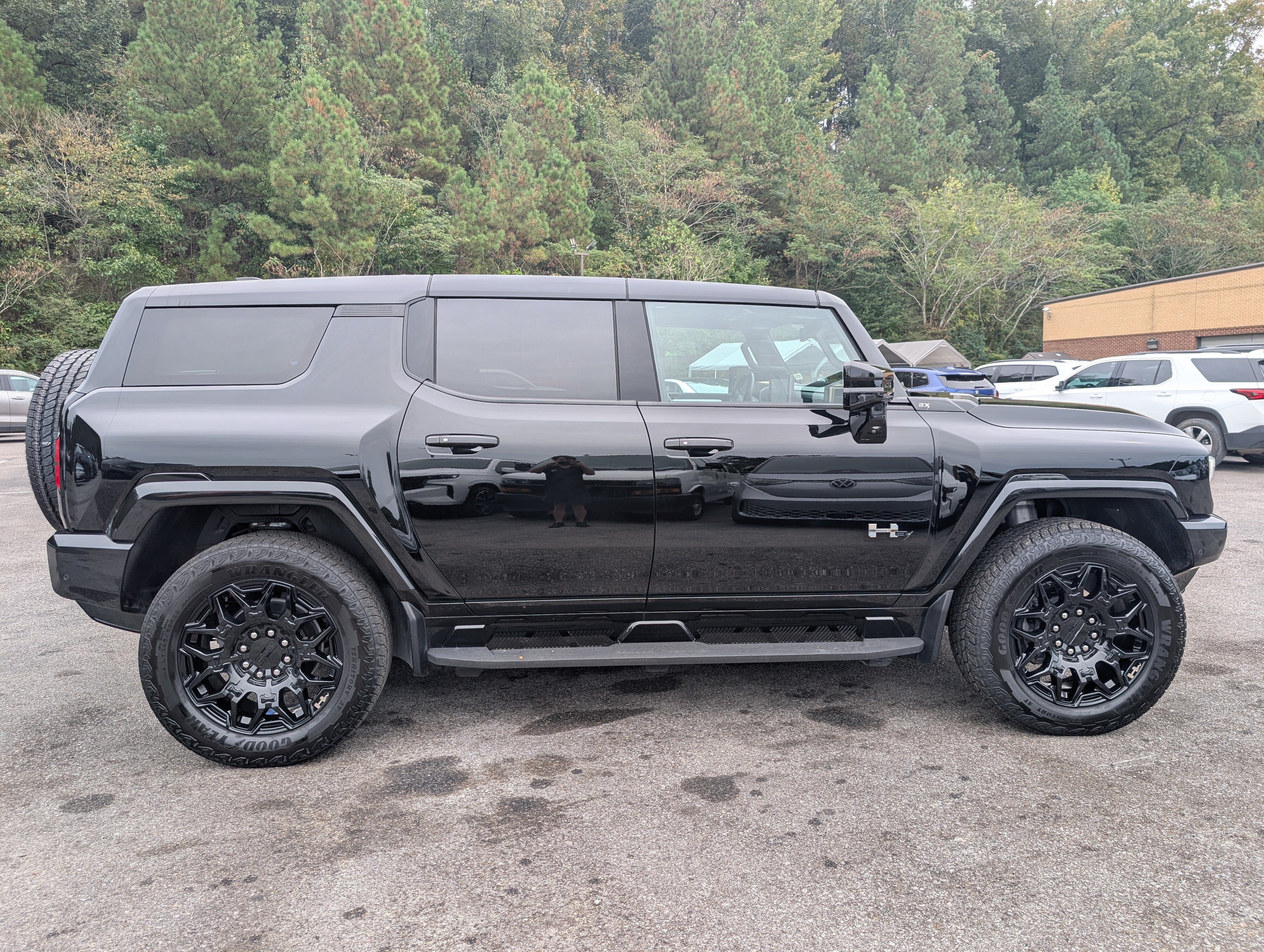 Used 2024 GMC Hummer EV 2X AWD/4WD image 10