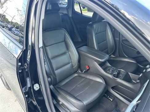 Used 2022 GMC Terrain SLT w/ Tech Package image 28