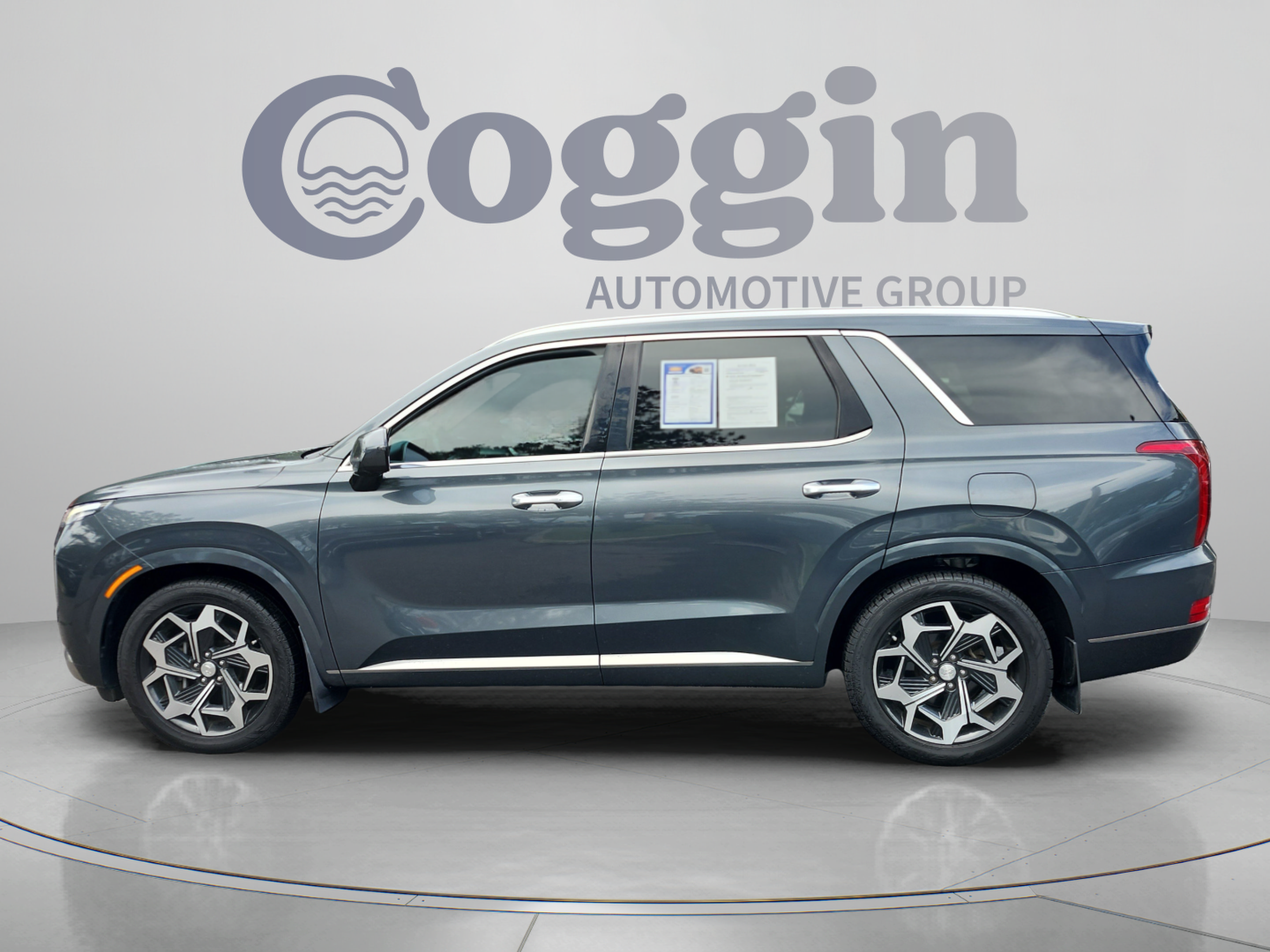 Used 2022 Hyundai Palisade Calligraphy w/ Cargo Package FWD image 2