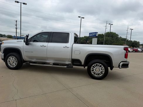 Used 2021 Chevrolet Silverado 2500 High Country w/ Z71 Off-Road Package AWD/4WD image 12