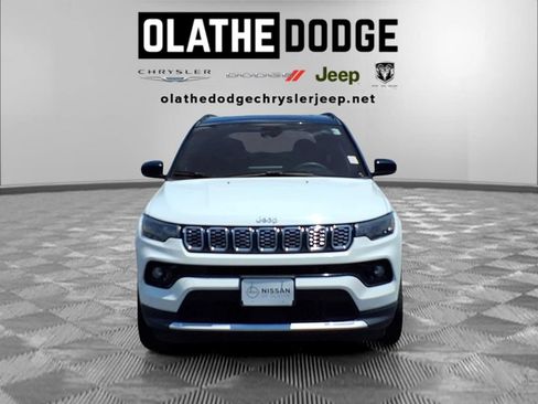 Used 2025 Jeep Compass Limited AWD/4WD image 31