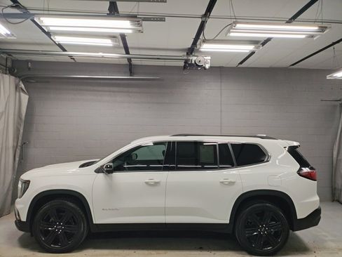 Used 2024 GMC Acadia Elevation w/ Black Edition image 18