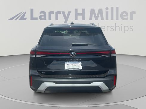 Used 2026 Volkswagen Tiguan SE FWD image 4