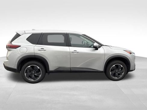 Used 2024 Nissan Rogue SV AWD/4WD image 7
