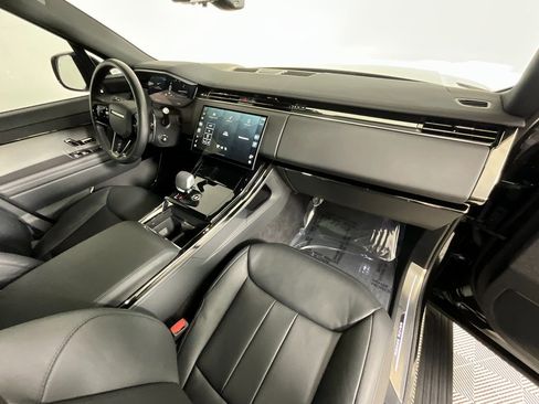 Used 2025 Land Rover Range Rover Sport Dynamic SE image 19