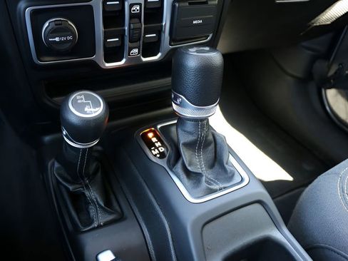 Used 2025 Jeep Wrangler Unlimited Sahara AWD/4WD image 24