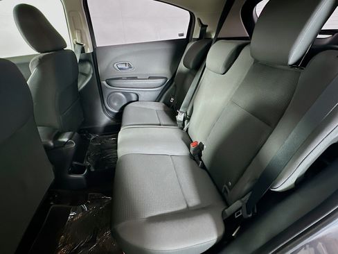 Used 2019 Honda HR-V LX image 9
