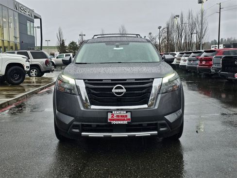 New 2025 Nissan Pathfinder SL w/ Lighting Package (N92) image 2