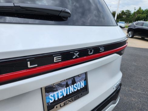 New 2025 Lexus TX 500h AWD image 7